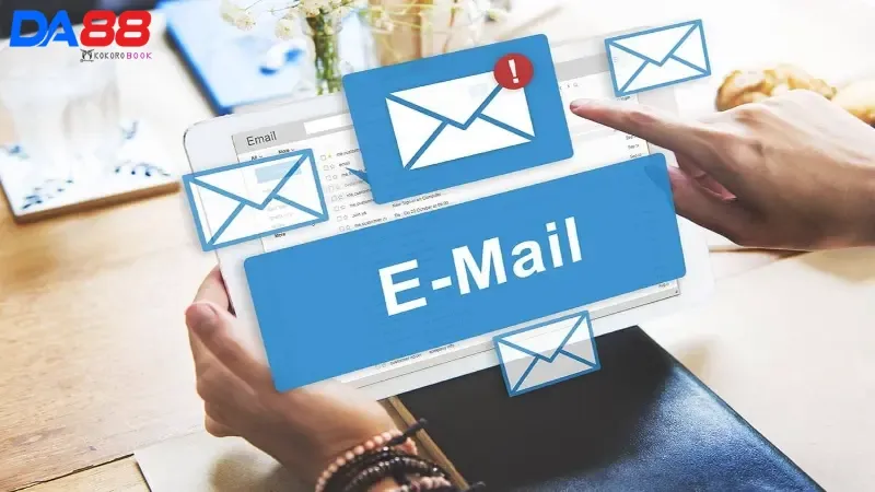 Liên lạc nhanh qua email